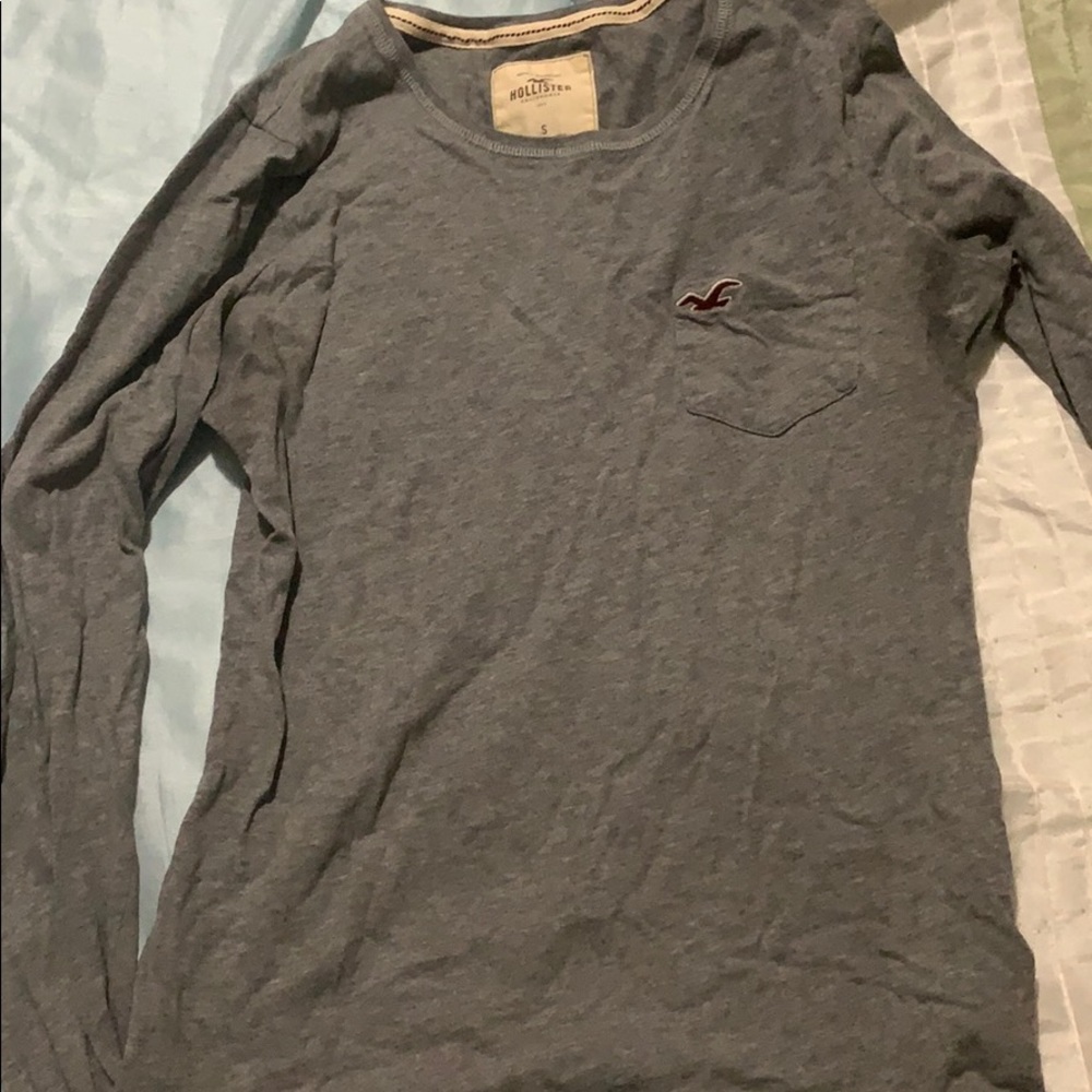 Grey long sleeve shirt